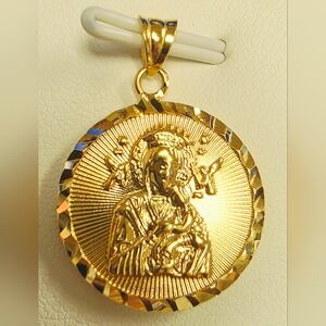 💕18k Gold Religious Pendant